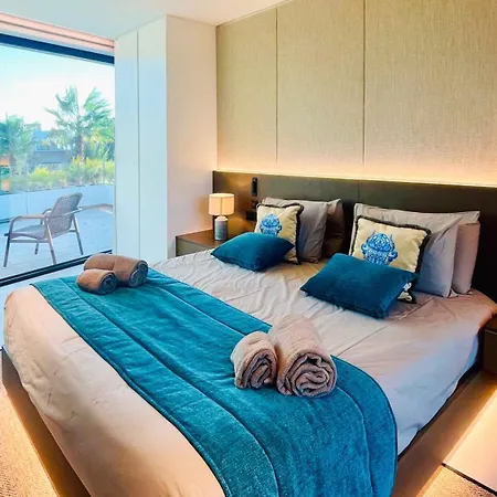 Algarve Escape With Pool Gym & Rooftop Jacuzzi Villa