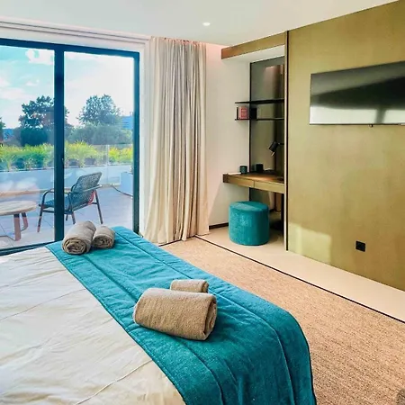 Algarve Escape With Pool Gym & Rooftop Jacuzzi * גיאה