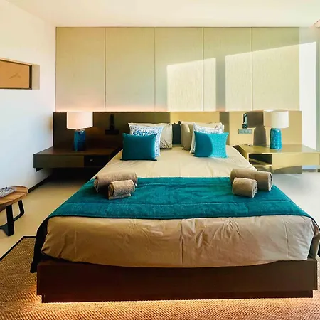Villa Algarve Escape With Pool Gym & Rooftop Jacuzzi Guia (Faro)