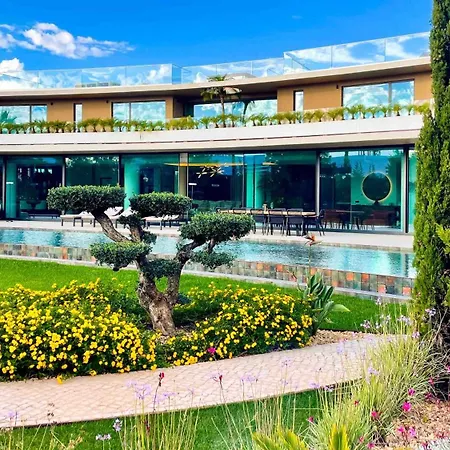 Algarve Escape With Pool Gym & Rooftop Jacuzzi Villa *