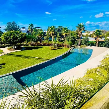 Algarve Escape With Pool Gym & Rooftop Jacuzzi